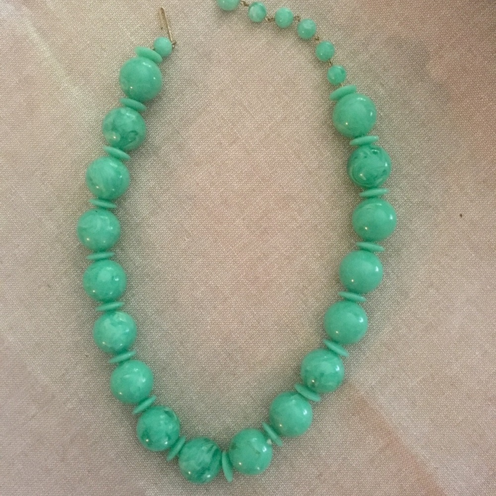 Vintage Jade Green Beaded Necklace